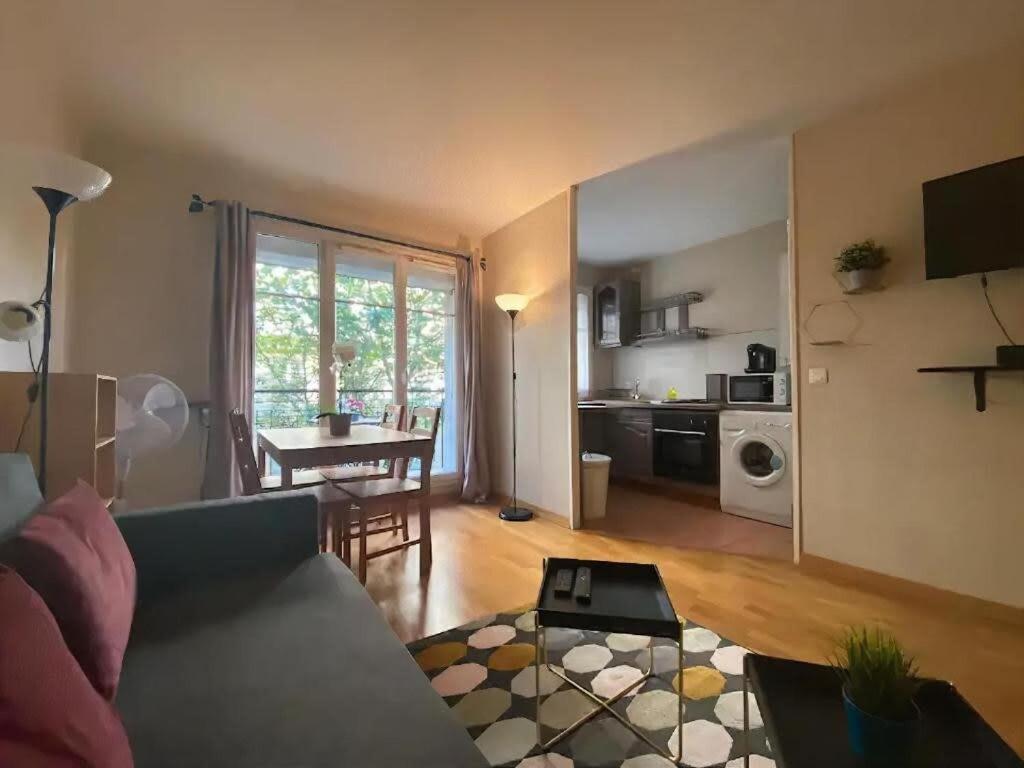 S10 Shopping Center Apartment Serris